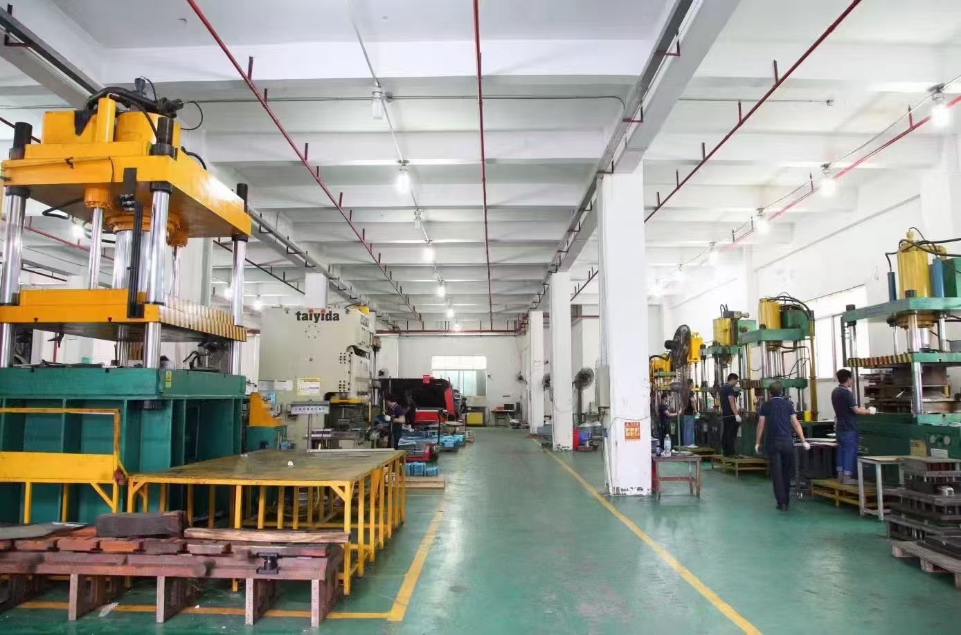 鵬豐精密-集流器拉伸模具